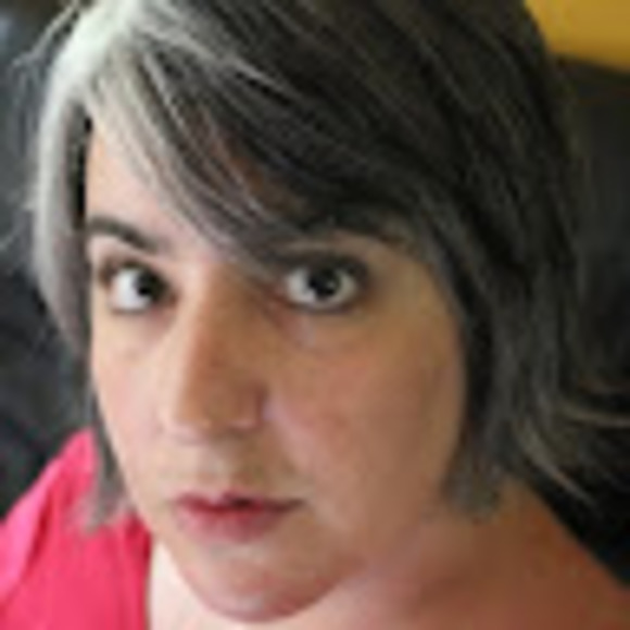 Meet your Posher, Lucia - Picture 1 of 1